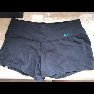 NIKE cheeky shorts 🖤💙